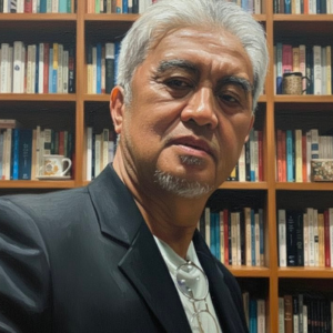 Isa Kamari